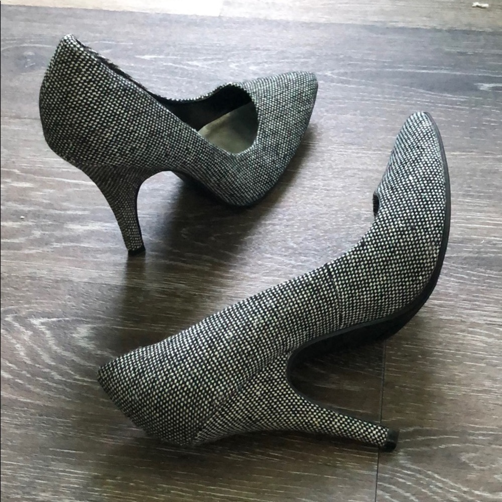 Size 5.5 Tweed Pumps